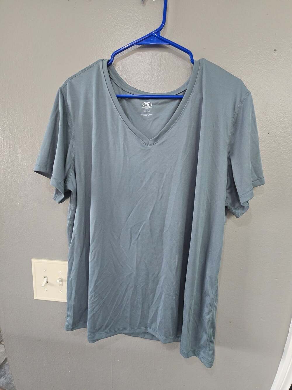 Athletic Works V-Neck T-Shirt Size XXL (20) Gray Athletic Top